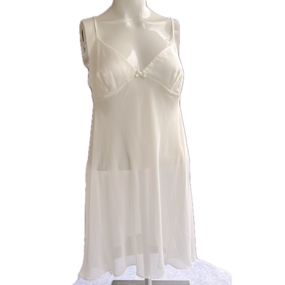 Victoria Secret Size large white gown with scalloped hem